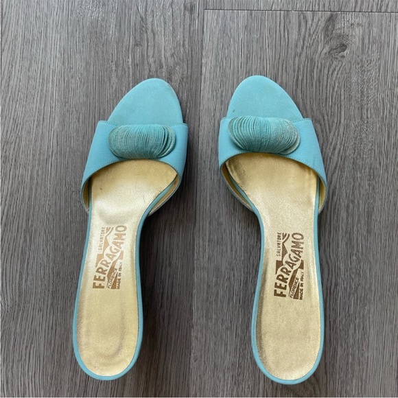 Salvadore Ferragamo Vintage Blue Kitten Heels Size 7.5 - Picture 3 of 4